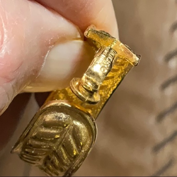 Givenchy New York Paris Gold Toned Metal Leaf Patterned Hoop Clip Earrings - Picture 9 of 16